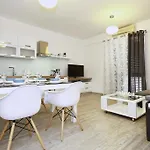 First Floor Appartamento